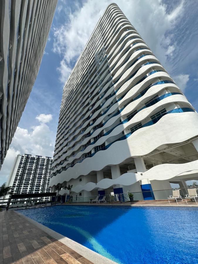 Duplex Penthouse 3 Bedroom The Wave 8-9pax * Malacca