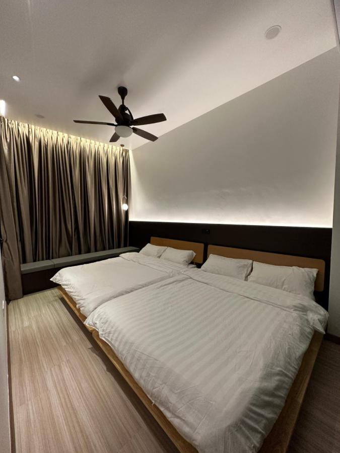Apartment Duplex Penthouse 3 Bedroom The Wave 8-9pax *